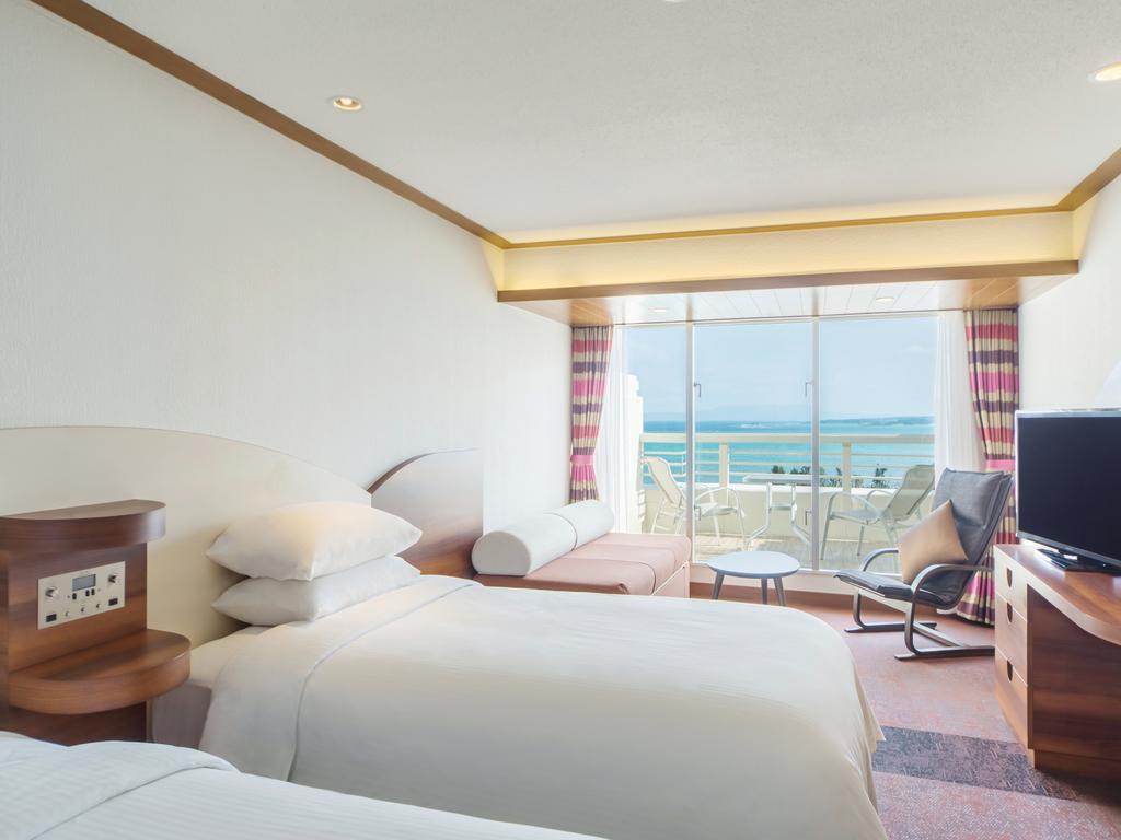 Sheraton Okinawa Sunmarina Resort Onna Dış mekan fotoğraf