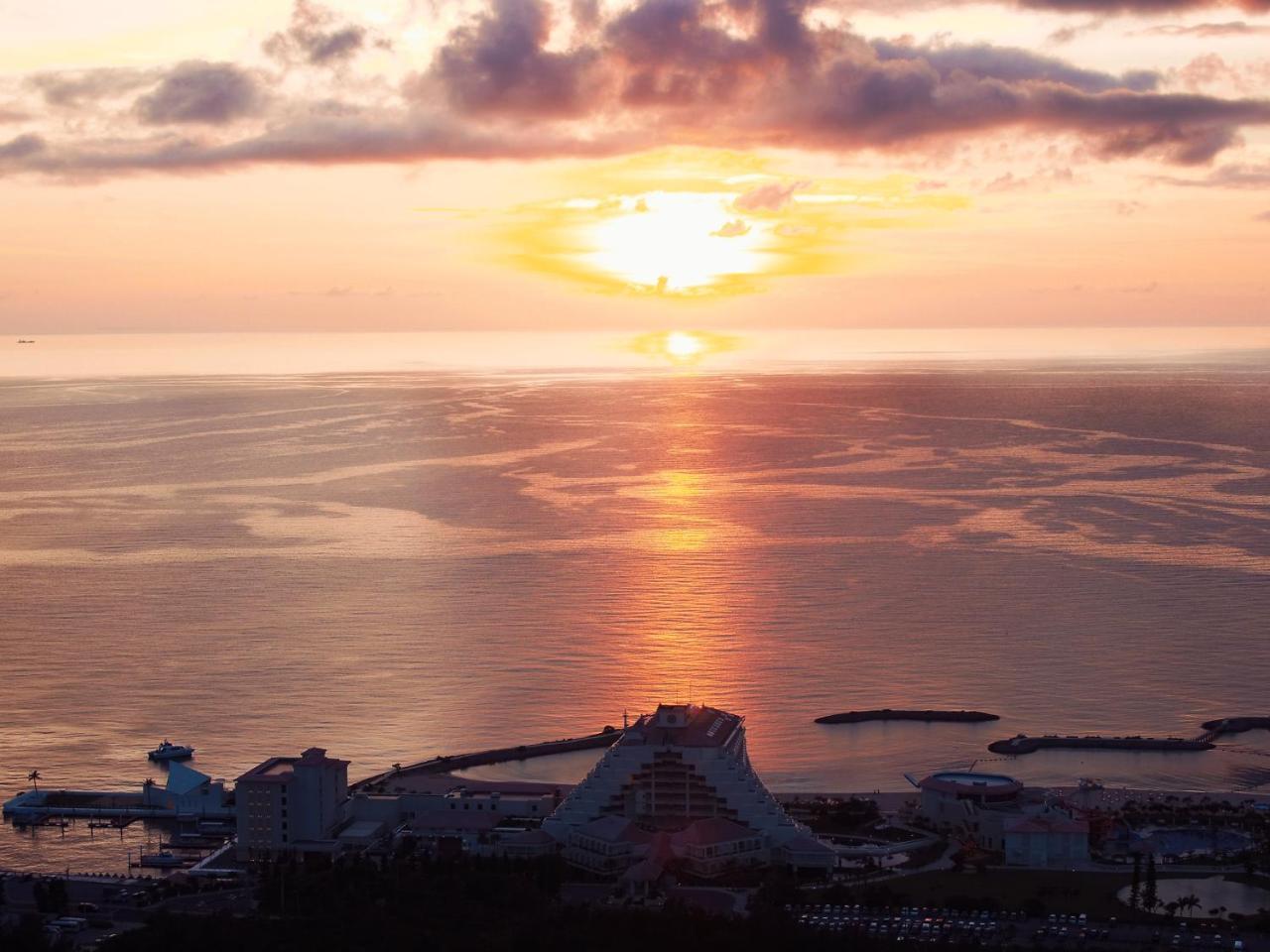 Sheraton Okinawa Sunmarina Resort Onna Dış mekan fotoğraf