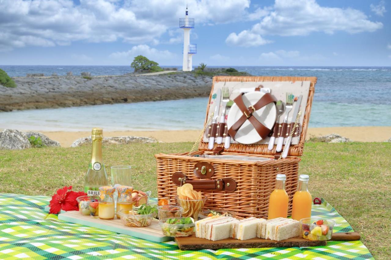 Sheraton Okinawa Sunmarina Resort Onna Dış mekan fotoğraf